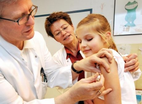Dospievajúci sú náchylní na infekciu hepatitídou B napriek očkovaniu